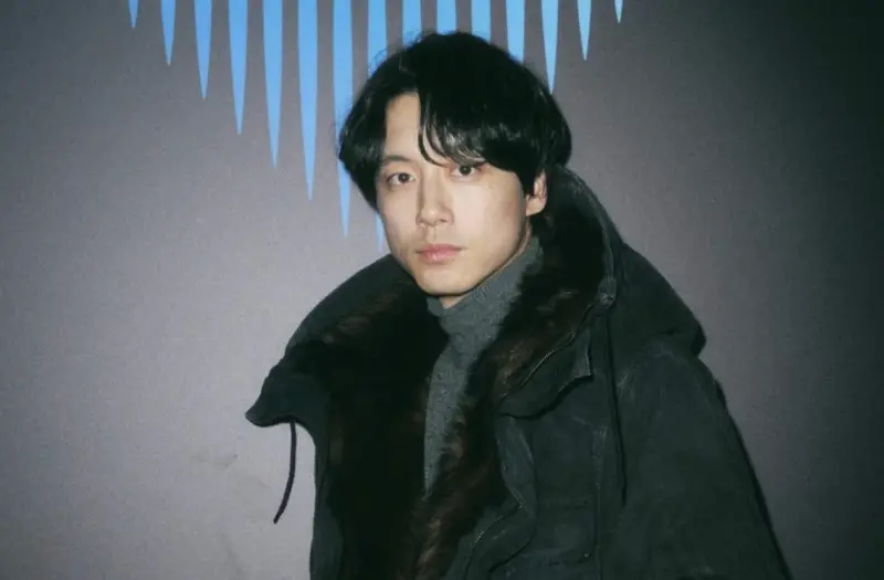 ▲坂口健太郎今天下午將現身台中大遠百出席精品活動，因為稍早隔壁的台中新光三越發生氣爆，開幕儀式確定取消。（圖／坂口健太郎IG）