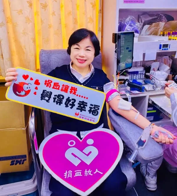 ▲國民黨立委楊瓊瓔上週也呼籲民眾出來捐血，更是身體力行，挽袖加入捐熱血捐血行列。（圖／取自楊瓊瓔臉書）
