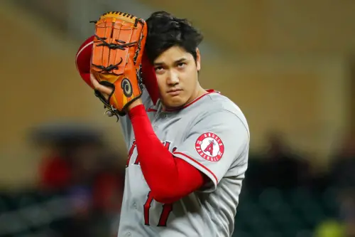 ▲根據ESPN在2023年的報導，當時還在洛杉磯天使隊的大谷翔平就開始使用PitchCom這種新科技投捕溝通暗號的道具。（圖／美聯社／達志影像）