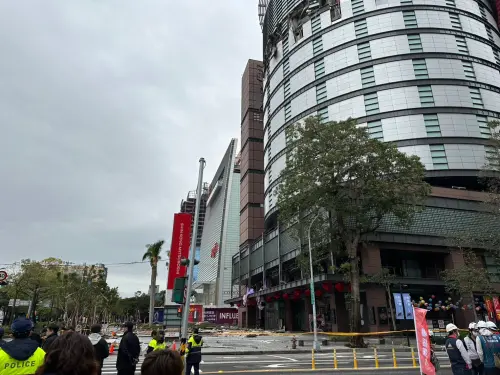 ▲新光三越台中店截至下午17時現場狀況。(圖/民眾提供) ▲▲新光三越台中店截至下午17時現場狀況。(圖/民眾提供)