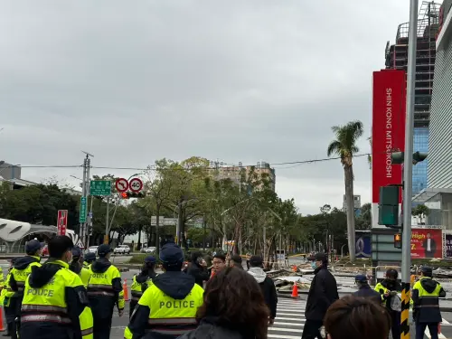 ▲新光三越台中店截至下午17時現場狀況。(圖/民眾提供) ▲新光三越台中店截至下午17時現場狀況。(圖/民眾提供)