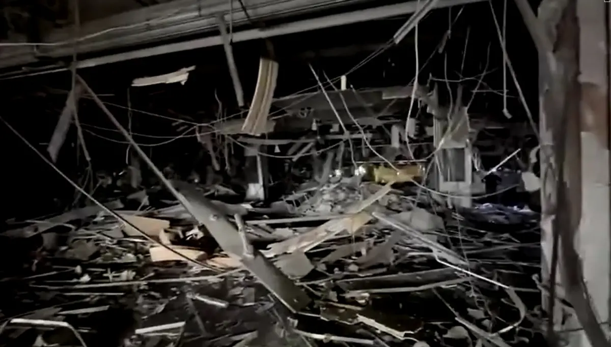 ▲新光三越台中中港店氣爆現場，原本的美食櫃位被炸得面目全非。（圖／台中市政府提供，2025.02.13）