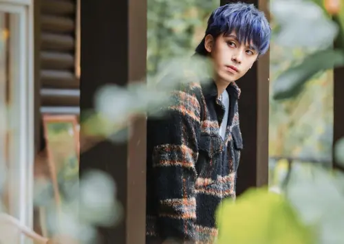 ▲田亞霍固定在情人節推出應景新歌，今年西洋情人節也不例外，但這次的〈紙屑〉卻是手分手情歌。（圖／猫少娛樂工作室提供）