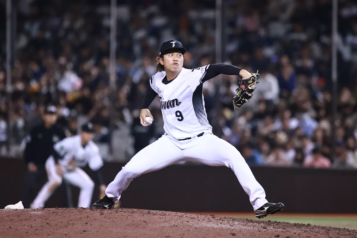 ▲陳柏豪許久未在滿場應援下登板投球，第9局上場幫中華隊關門，就開劇場被攻佔得點圈，所幸最終順利守成，賽後自嘲場面很熟悉。（圖／記者葉政勳攝 , 2025.02.12）