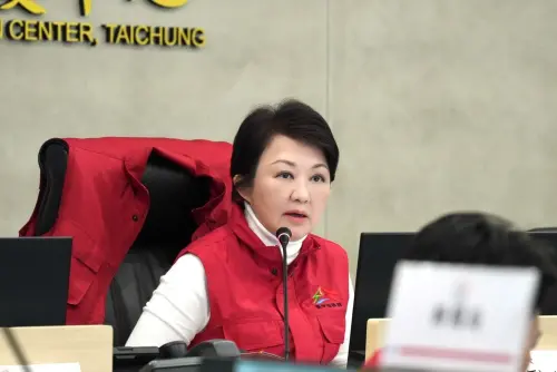 氣爆致30人傷亡!盧秀燕勒令新光三越停業 中市府初估開罰120萬 ▲新光三越爆炸釀4人罹難,對此盧秀燕要求百貨無限期停業、全力協助傷亡者。(圖/台中市政府提供,2025.02.13)