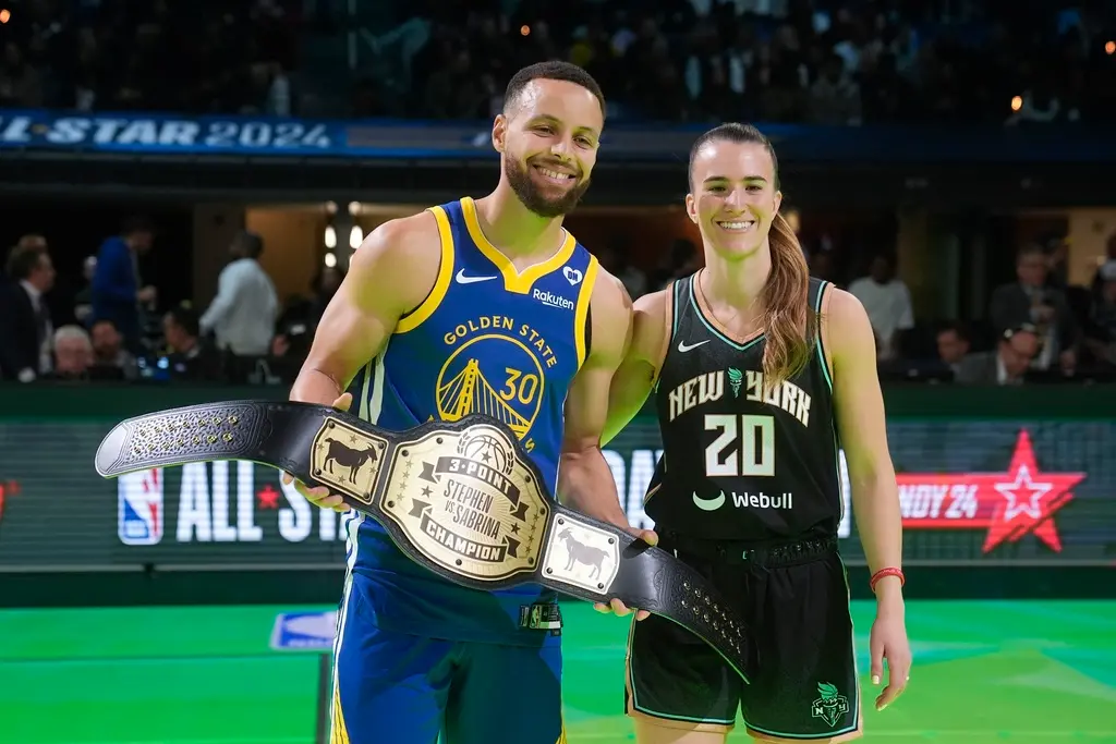▲NBA在去年全明星週舉辦由Sabrina Ionescu對上Stephen Curry的「男女三分球大賽」當時引發熱議，今年NBA原先預計再次舉辦，但最終由於Caitlin Clark婉拒參加，導致計劃泡湯。（圖／美聯社／達志影像）
