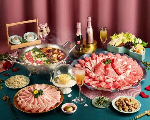 ▲青花椒吃雙人情人節套餐，另贈氣泡酒。（圖／王品提供）