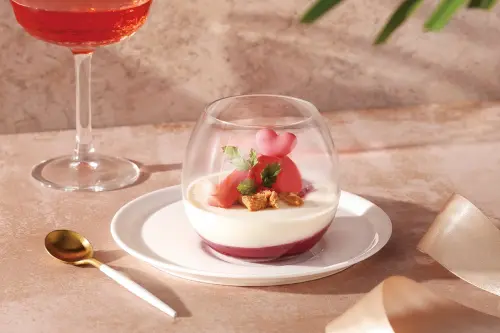 ▲情人節到夏慕尼享用「南法雙人海陸盛宴」套餐，還能品嘗到１日限定甜點。（圖／王品提供）