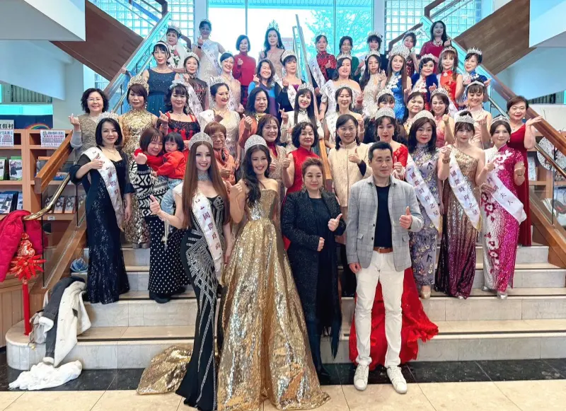 ▲臺灣時尚創意產業聯盟理事長吳建宗(前排右一)與知名LINWEI高級訂製品牌創意總監林薇(前排右二)攜手合作，共同推動臺灣時尚潮流。（圖／主辦單位提供）