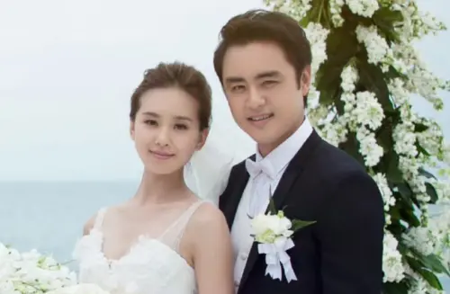 ▲劉詩詩（左）過去曾和明道（右）傳出祕戀，兩人因合作《天使的祝福》結緣，外傳是劉詩詩的媽媽不接受「外地女婿」戀情告吹。（圖／翻攝自微博）