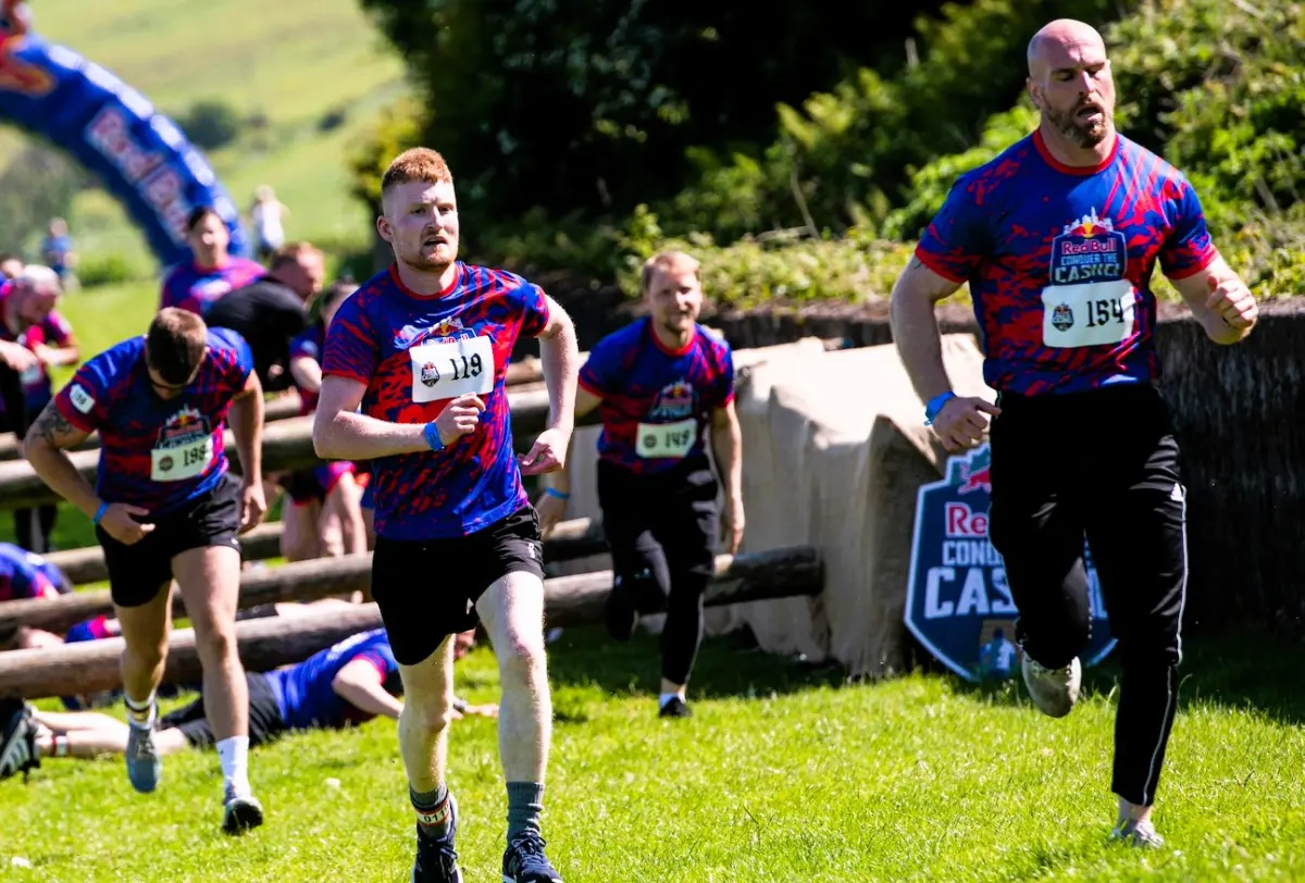 ▲全球最狂障礙賽來了！Red Bull Ibiza Royale 即日起報名，前往西班牙派對天堂。（圖／Red Bull提供）