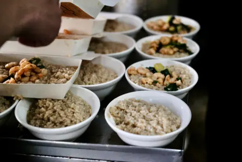 蝦仁飯是台南獨有得特色小吃,知名店家有相當多間。(圖/記者葉盛耀攝) ▲蝦仁飯是台南獨有得特色小吃,知名店家有相當多間。(圖/記者葉盛耀攝)