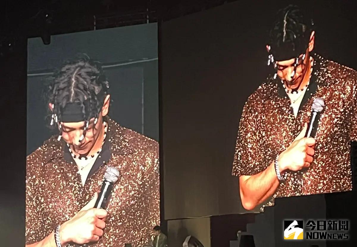 ▲Rain（鄭智薰）在高雄演唱會尾聲，喊話具俊曄、為大S（徐熙媛）默哀10秒鐘。（圖／讀者提供）