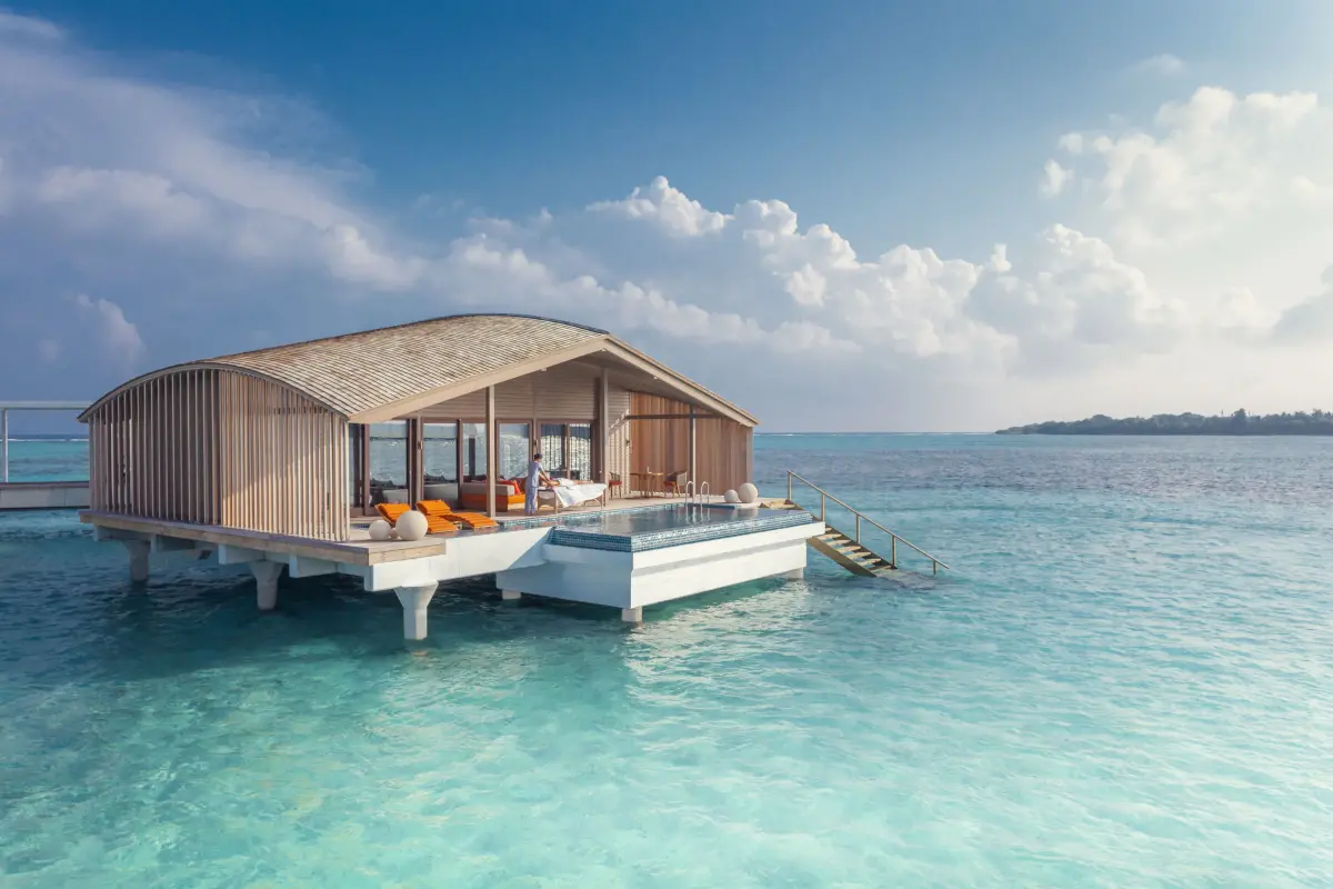 ▲2025夢想旅遊清單！迪士尼郵輪「迪士尼探險號Disney Adventure」明開賣暑假趟次；名人郵輪全球首家獲《富比士旅遊指南》郵輪餐廳評級。Club Med馬爾地夫雙島親子遊等一次整理。（圖／Club Med提供）