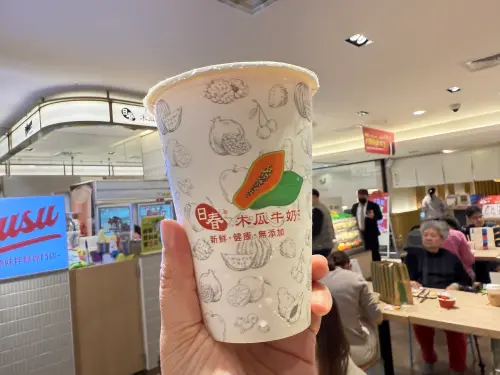 ▲日春木瓜牛奶。（圖／記者周淑萍攝）