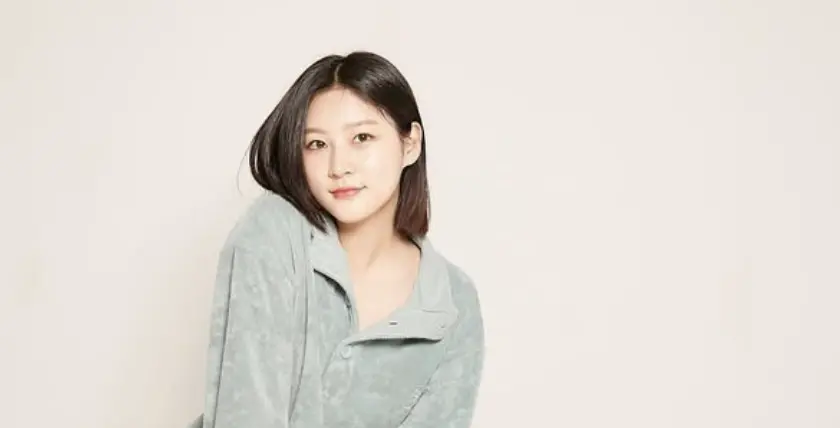 ▲最美童星金賽綸（如圖）今年2月輕生離世，如今家屬透過網路節目爆料，害死金賽綸的記者李鎮浩疑似與金秀賢公司勾結，還一路跟蹤到她崩潰。（圖／IG ron_sae）