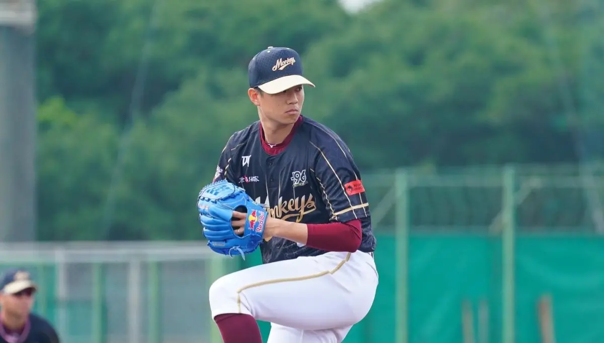 ▲樂天桃猿休賽季在石垣島面對千葉羅德海洋，本戰推派12強國手黃子鵬先發，僅投1局無失分就退場，終場2隊戰成7：7平手，樂天近12場交手僅拿下1勝。（圖／樂天桃猿官方臉書）