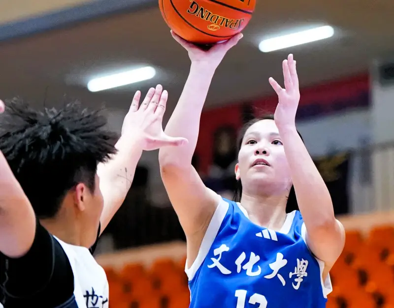 ▲文化王玥媞手感火燙，出賽23分鐘攻下27分，包含5記外線。（圖／大專體總提供）