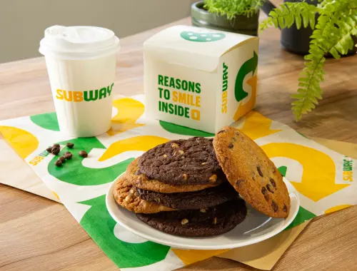 ▲SUBWAY推出「6片裝餅乾盒加價購」優惠。（圖／SUBWAY提供）