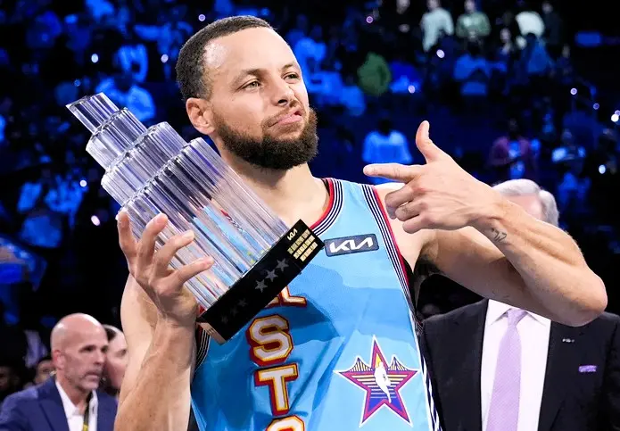 ▲Stephen Curry在主場球迷的助威下，榮膺 MVP，但本屆明星賽卻被批評是史上最爛。（圖／美聯社／達志影像）