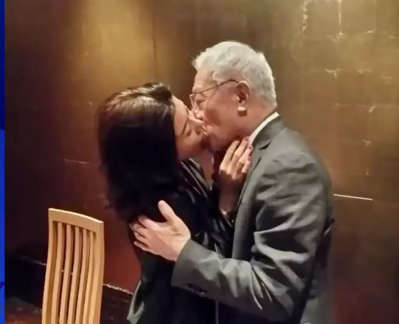 ▲謝寒冰曝光曹興誠有中國小三。（圖／截圖自哏傳媒Youtube）