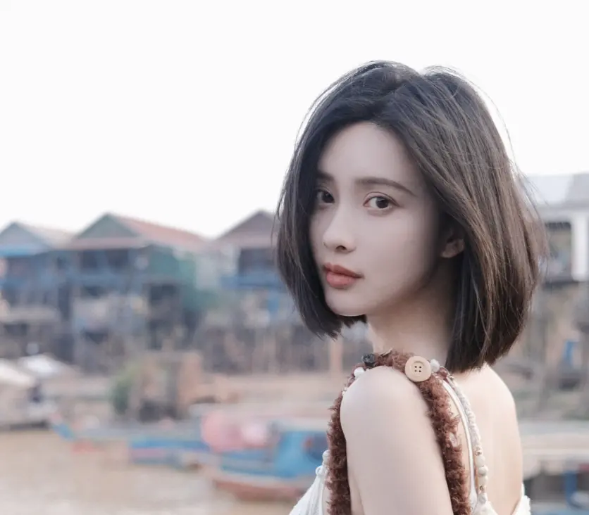 ▲中國女星孟子義赴柬埔寨拍戲，引發粉絲關注，提醒她在當地要小心安全。（圖／翻攝自微博）