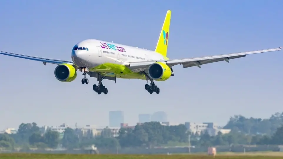 ▲出國旅遊便宜機票快搶最新促銷優惠！韓國廉價航空「真航空Jin Air」台灣出發2184元起「免費送15公斤托運行李」、華航85折精選航線、AirAsia亞洲航空0元機票一次整理。（圖／翻攝自真航空Jin Air FB）