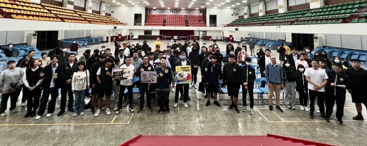 ▲高市警局少年隊前往國立岡山高級農工職業學校青年學子宣導兒少性剝削、識詐及反毒觀念。(圖／高市警局少年隊提供)