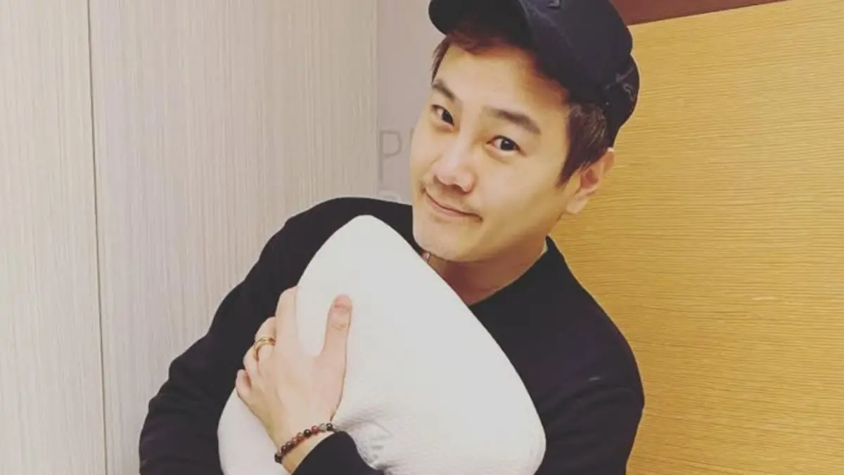 ▲藝人綠茶（如圖）遭控詐騙50萬，友人發文爆料，曝光綠茶不斷拖延還錢的醜陋真相，怒控他不還錢還吃喝玩樂。（圖／綠茶IG）