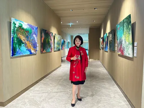 謝麗美藝術家總說:「台灣人情與愛心最美」。(圖/NOWnews攝) ▲謝麗美藝術家總說:「台灣人情與愛心最美」。(圖/NOWnews攝)