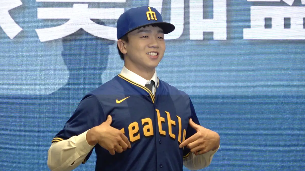 ▲林鉑濬今正式加盟水手，想跟隊史傳奇球星鈴木一朗學習，希望有一天能見到面，但林鉑濬也笑說：「怕到時見到面太緊張，說不出話！」（圖／記者陳云茹攝）