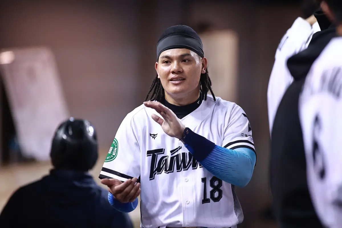 ▲張育成去年返台加盟中職，出賽47場就敲10轟，加上2024年經典賽實績加持，是中華隊4棒最可能人選，也將挑戰中華隊「隊史最強游擊砲」。（圖／記者葉政勳攝，資料照）