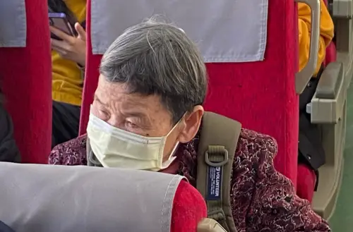 花蓮呼吸民宿老闆娘讓位給阿嬤,聊天之後才驚覺對方已經92歲。(圖/花蓮呼吸民宿授權使用) ▲花蓮呼吸民宿老闆娘讓位給阿嬤,聊天之後才驚覺對方已經92歲。(圖/花蓮呼吸民宿授權使用)