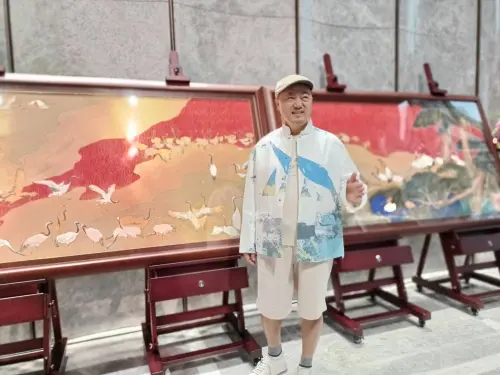 ▲白魚旗艦藝廊進駐陽信銀行總部大樓，並邀請國際知名藝術家林伯禧・白魚進駐。（圖／業者提供）