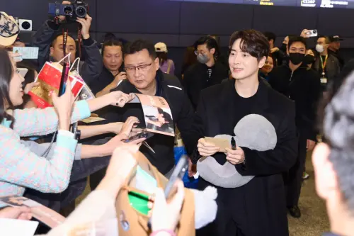 《我的完美祕書》李浚赫 ▲李浚赫狂收粉絲禮物,可見人氣。(圖/NOWnews攝影中心114.02.18)