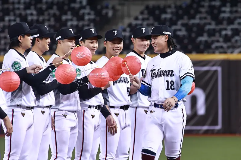 ▲中華隊征戰資格賽，整體戰力確實算得上是獨一檔存在，全力將3連勝全勝晉級作為主要目標。然而在資格賽特殊國籍判定與投手用球數限制下，也為短期國際賽添增更多變數。（圖／記者葉政勳攝，資料照）