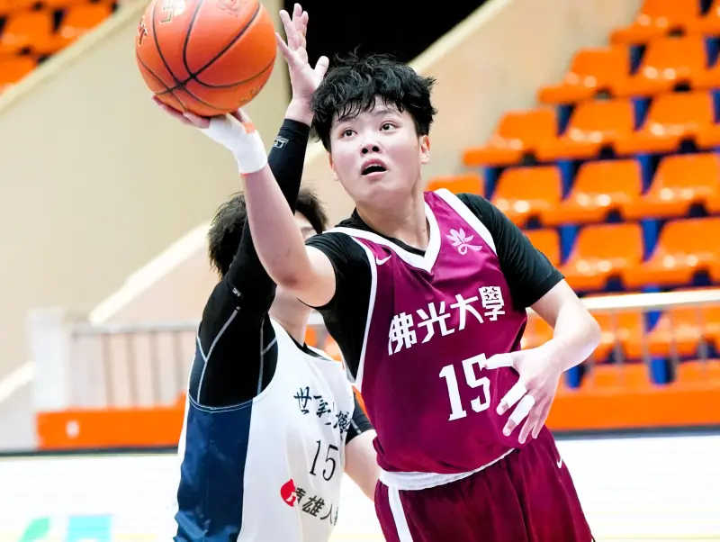 ▲UBA佛光大學陳丁綺貢獻32分13籃板，本季單場得分二度來到30大關，且刷新個人UBA新高。(圖/大專體總提供)