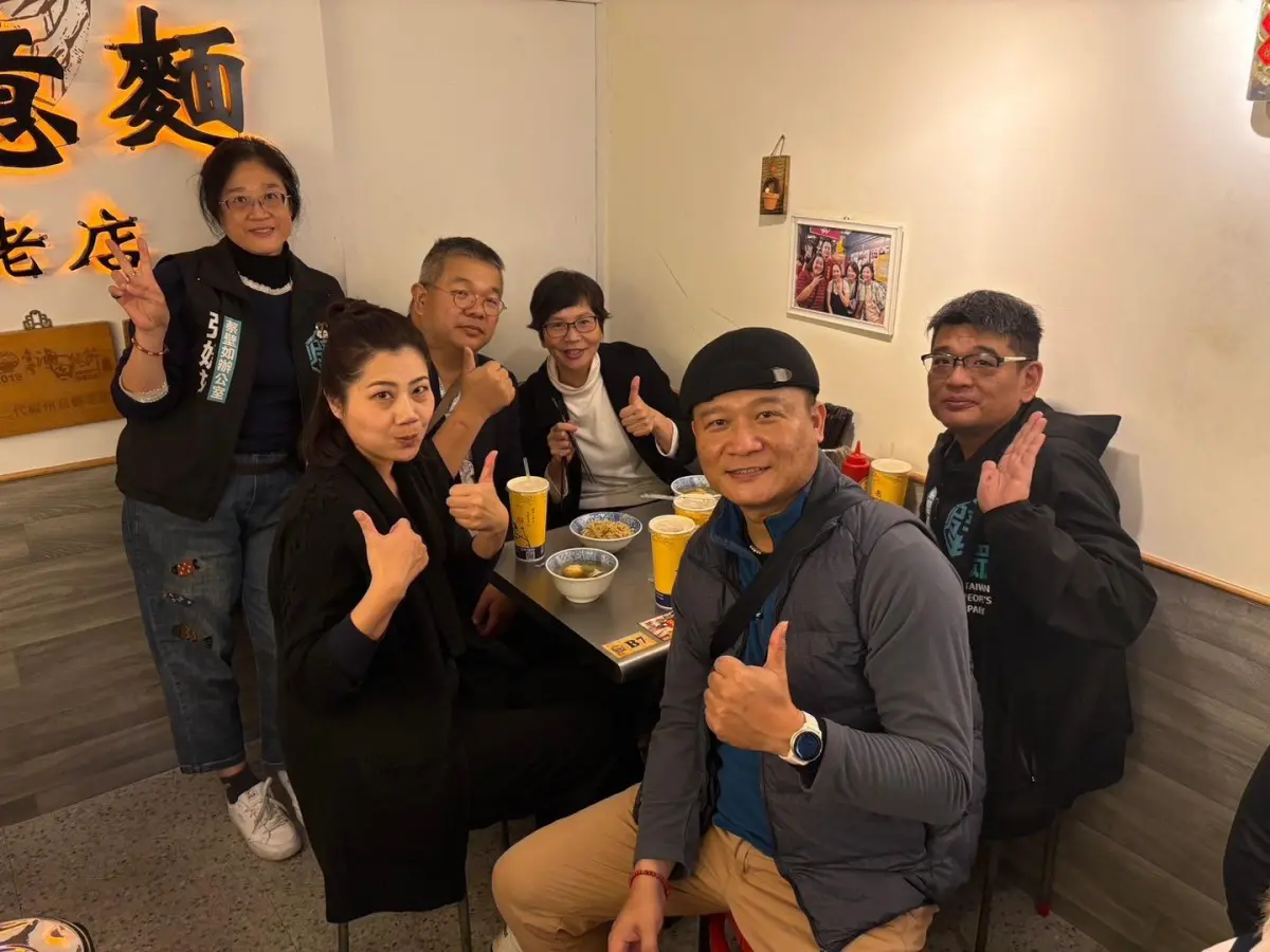 ▲蔡壁如和團隊成員一早在第二市場集結吃遍老店美食。（圖／翻攝蔡壁如臉書，2025.02.19）