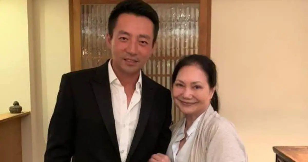 ▲大S過世後，前夫汪小菲（左）帶走2個小孩，S媽（右）至今仍沉浸在悲傷中，表示不清楚孫子的行蹤，她也為大S哭到呼吸困難，日前才被送急診治療。（圖／黃春梅臉書）