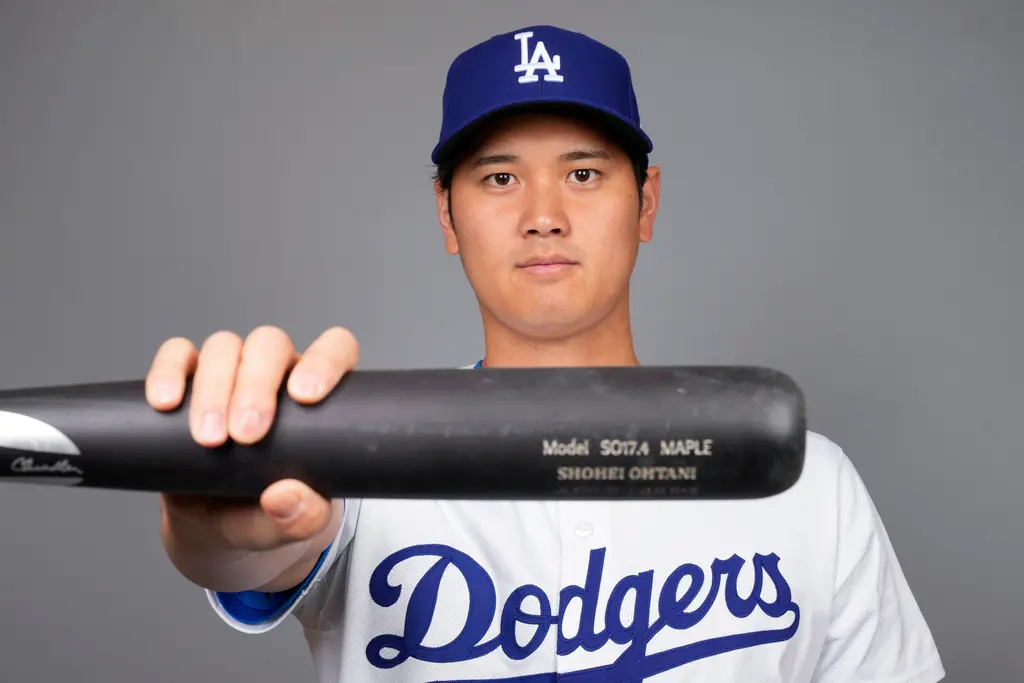 ▲洛杉磯道奇總教練Dave Roberts以及道奇棒球營運總裁Andrew Friedman於今（18）日和日本武士隊總教練井端弘和在球隊訓練設施內會面，不過並沒有過多談到WBC方面的話題。（圖／美聯社／達志影像）