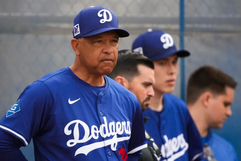 ▲率領洛杉磯道奇奪得五年內第二座世界大賽冠軍的總教練Dave Roberts，與球隊達成四年續約協議，總價值超過3200萬美元（約合新台幣10.5億元）。（圖／美聯社／達志影像）