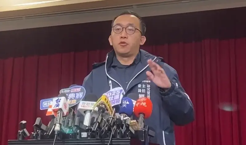 ▲劉彥澧上班時間打德州撲克惹議，宣布請辭台中市研考會主委一職。（圖／記者顏幸如攝）