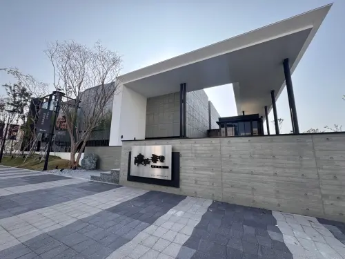 ▲台南市南區中華西路一、二段一帶，近期有全球最大燒肉園區碳佐麻里新興園區開幕，增添商業氣息。（圖／信義房屋提供）