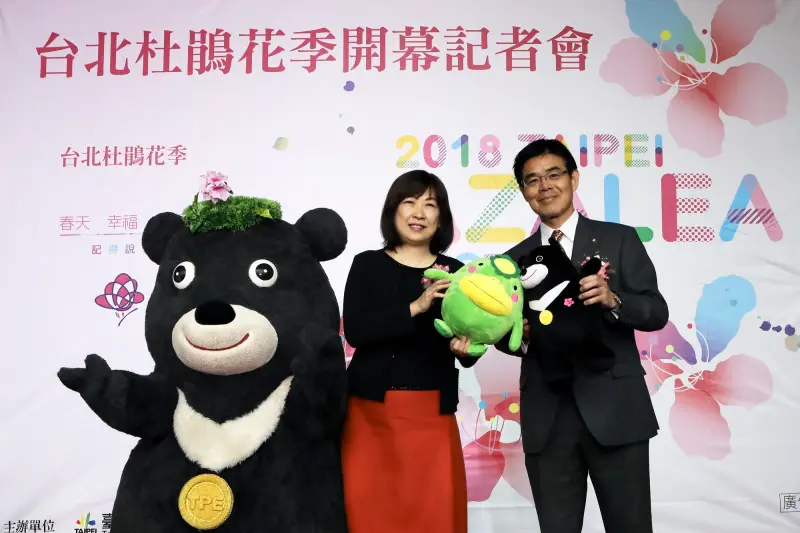 ▲前臺北市政府副秘書長李文英(中)接任欣欣百貨董事長。(圖/北市府提供)