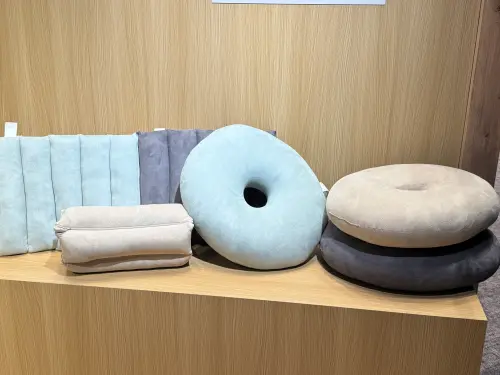 春夏再推出新款「可拼接柔軟多用途靠枕與甜甜圈抱枕」 ▲春夏再推出新款「可拼接柔軟多用途靠枕與甜甜圈抱枕」