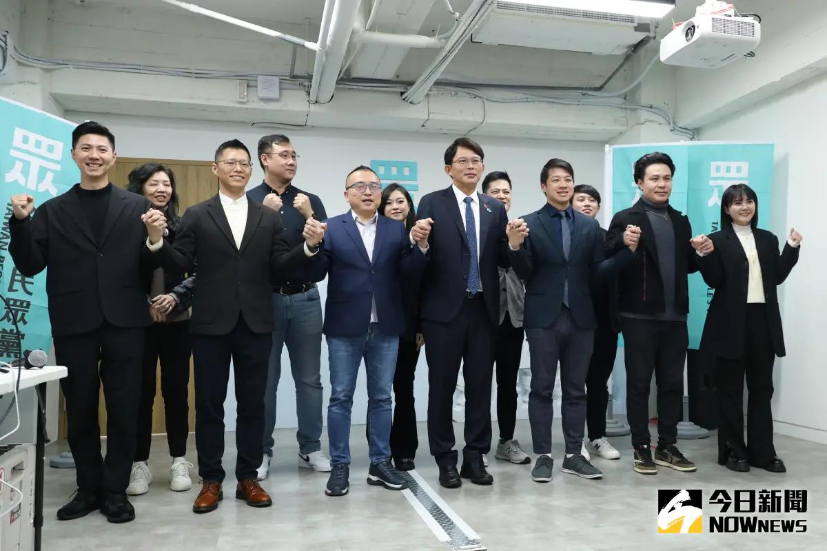 ▲民眾黨新任主席黃國昌率領留任的首波黨幹部合照。（圖／記者陳明安攝，2025.02.19）