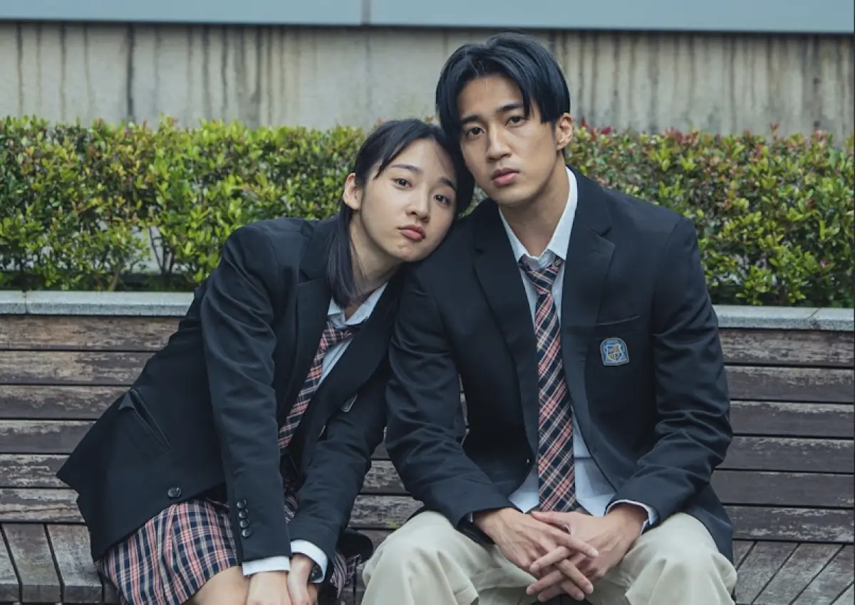 ▲李沐（左）與婁峻碩合作了兩部電影後，終於在《器子》演情侶，婁峻碩覺得彼此已熟悉，演愛情戲不會太尷尬，李沐卻反而有點尷尬。（圖／華映娛樂提供）