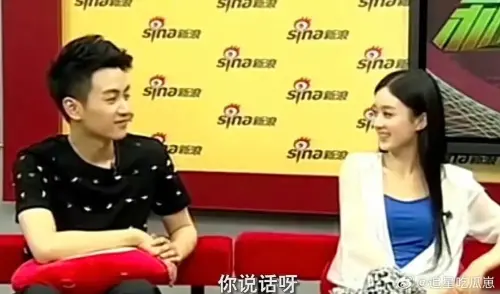 ▲陳曉挨轟渣男！昔同框趙麗穎「不敢認愛」片段遭瘋傳：真的沒擔當（圖／翻攝自微博）