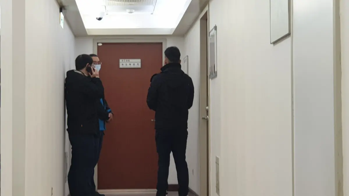 ▲檢調今一早到民進黨立委林岱樺辦公室搜索。（圖／何哲欣攝，2025.02.20）