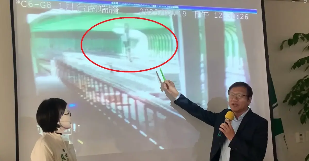 ▲台中捷運文華站昨天中午發生電纜爆炸事件，監視器顯示冒出大量白煙。（圖／記者顏幸如攝，2025.02.20）